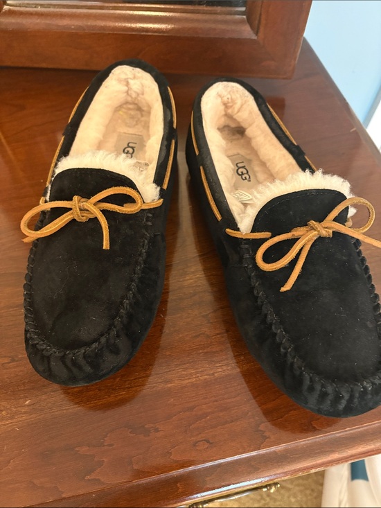 UGG Shoes - UGG Women’s Black Suede Moccasin with Tan Leather Laces and Shearling